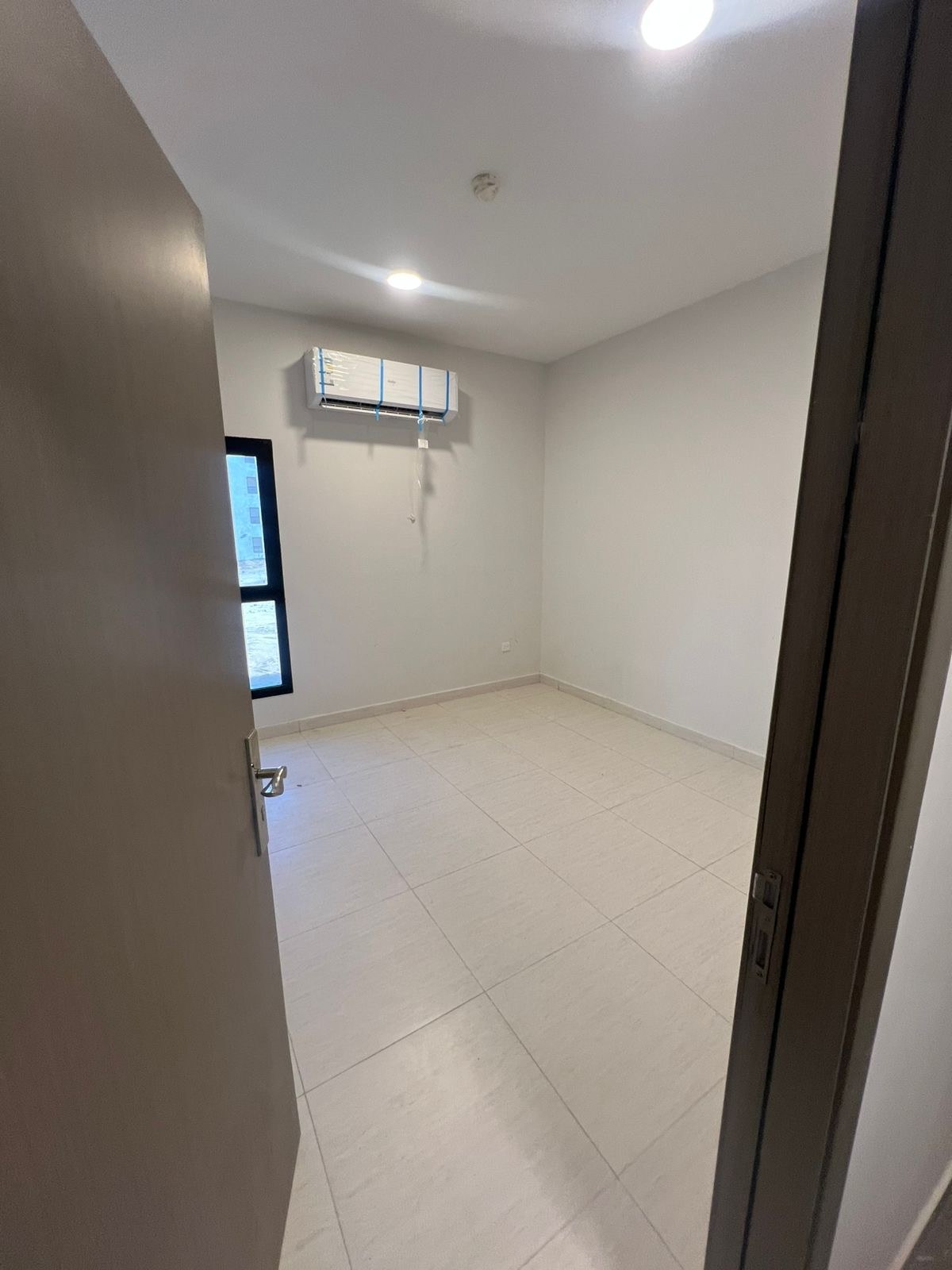 Al-Hawiyah — Bedroom · Flooring & wall finishes