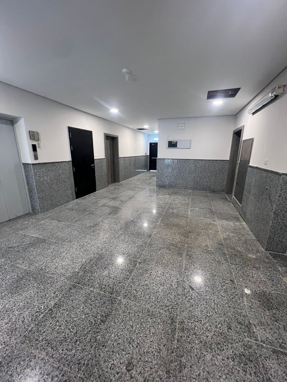 Al-Hawiyah — Common lobby · Granite finishes